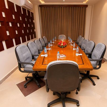 Hotel One Rahim Yar Khan Club Road Ngoại thất bức ảnh