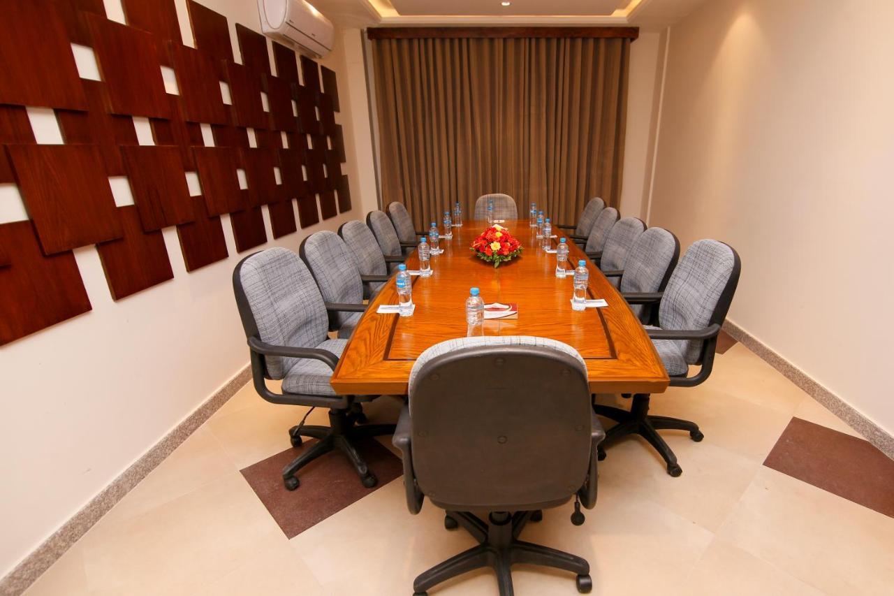 Hotel One Rahim Yar Khan Club Road Ngoại thất bức ảnh